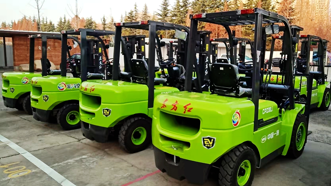 “綠色”賽道 東方紅新能源叉車跑出“加速度”